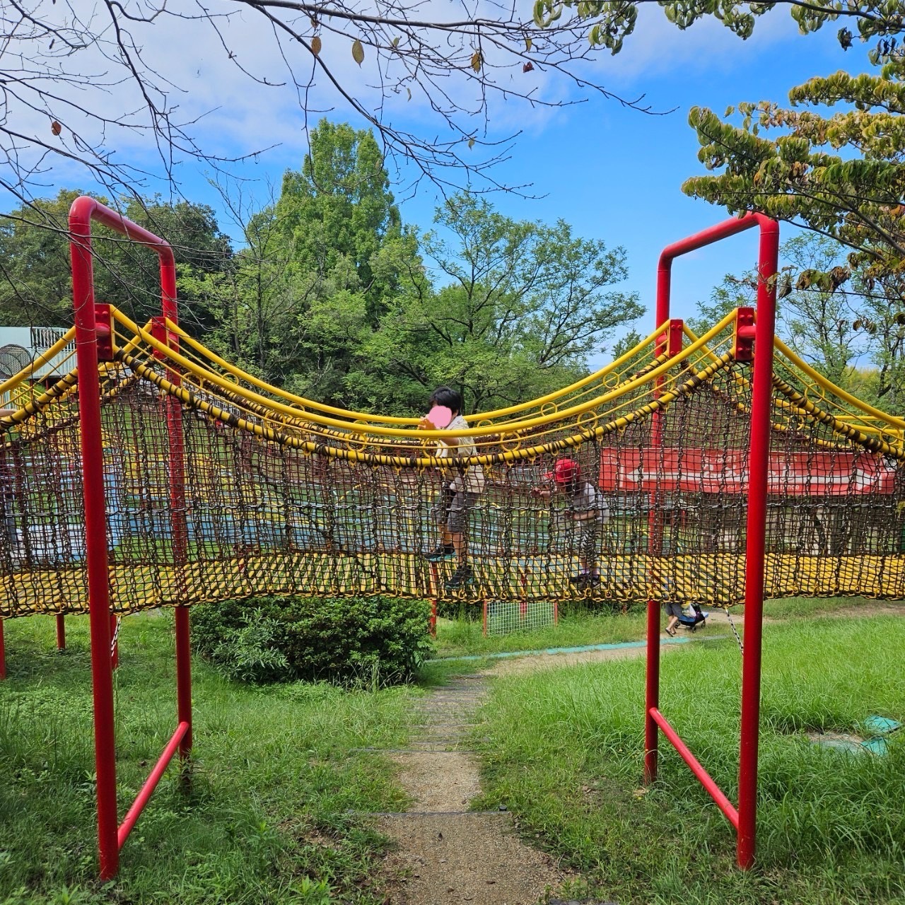 大阪市浪速区の放課後等デイサービスオハナピース大阪日本橋の蜻蛉池公園へおでかけ